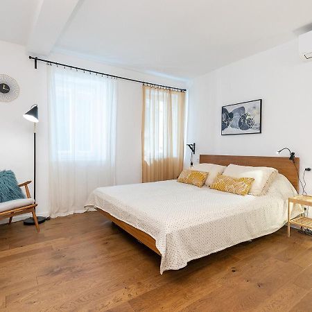 Stylish Studio Apartment By Irundo Rovinj Luaran gambar