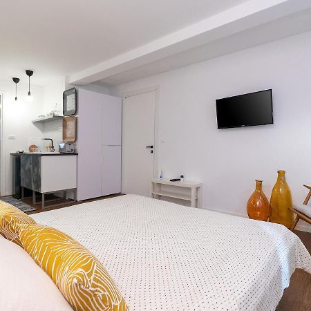 Stylish Studio Apartment By Irundo Rovinj Luaran gambar