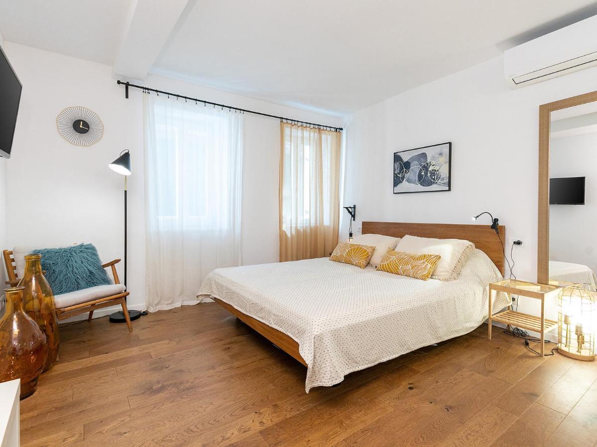 Stylish Studio Apartment By Irundo Rovinj Luaran gambar