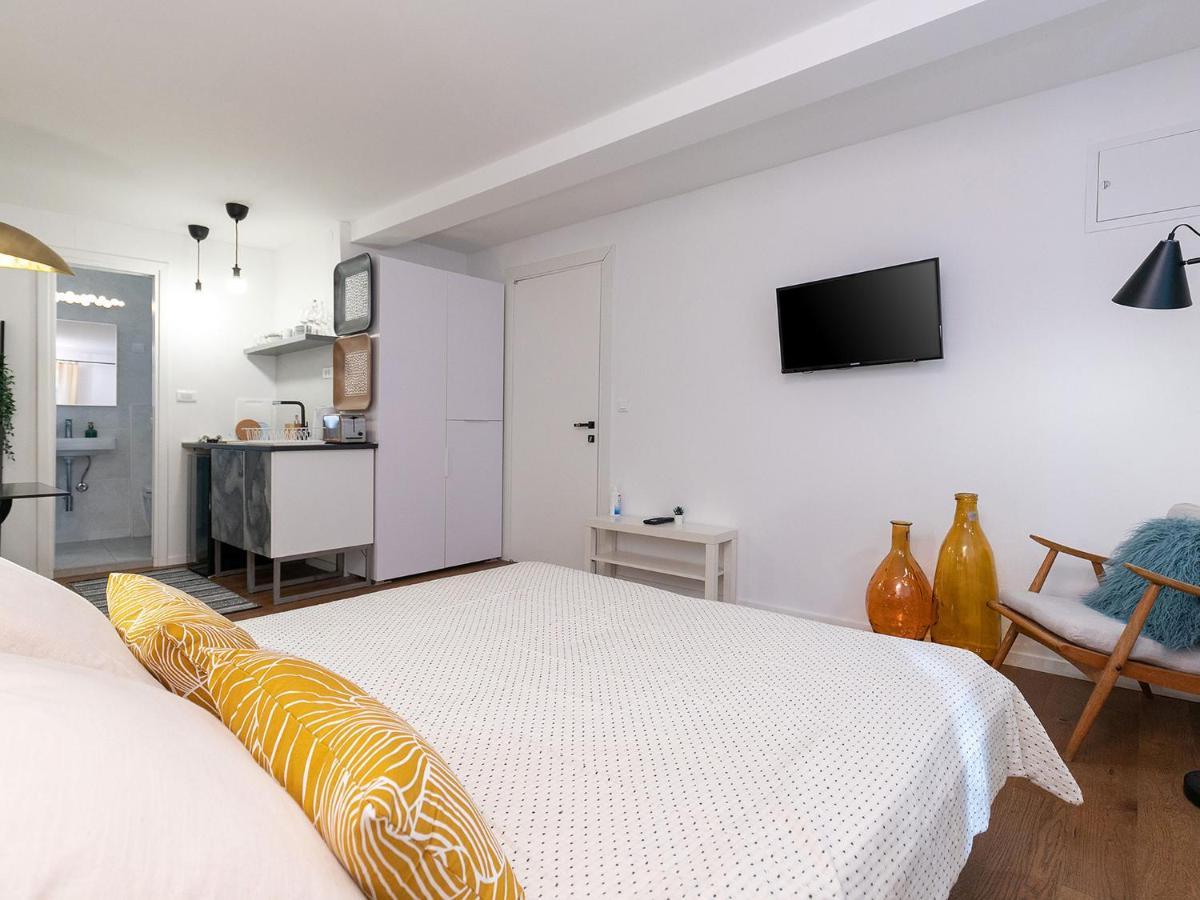 Stylish Studio Apartment By Irundo Rovinj Luaran gambar