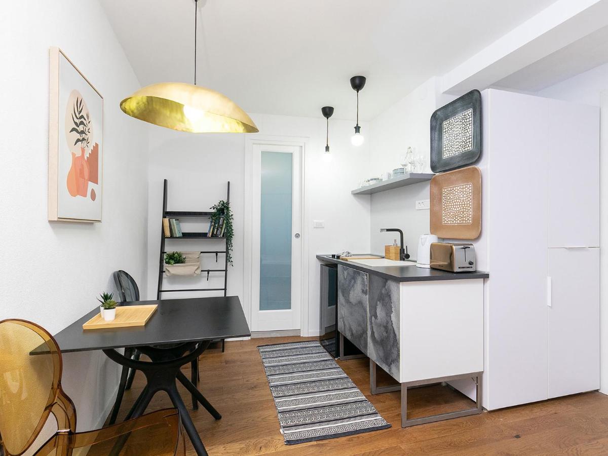 Stylish Studio Apartment By Irundo Rovinj Luaran gambar